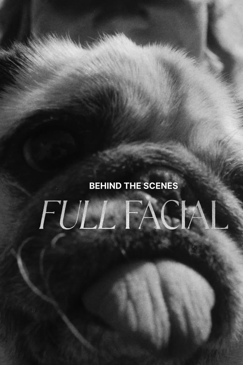 Behind the scenes-billede fra Full Facial